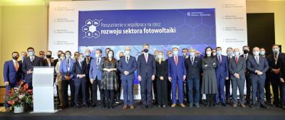 Ministerstwo Rolnictwa i Rozwoju Wsi jednym z sygnatariuszy porozumienia o współpracy na rzecz rozwoju sektora fotowoltaiki w Polsce Ministerstwo Rolnictwa i Rozwoju Wsi jednym z sygnatariuszy porozumienia o współpracy na rzecz rozwoju sektora fotowoltaiki w Polsce